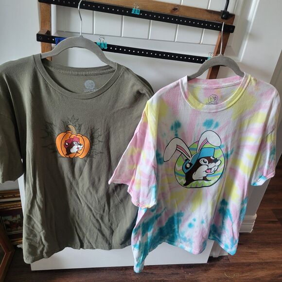 2 Buc-ees Womens T-shirt XL Easter Tie Dye & Thanksgiving Fall Holiday Graphic T - Picture 1 of 11